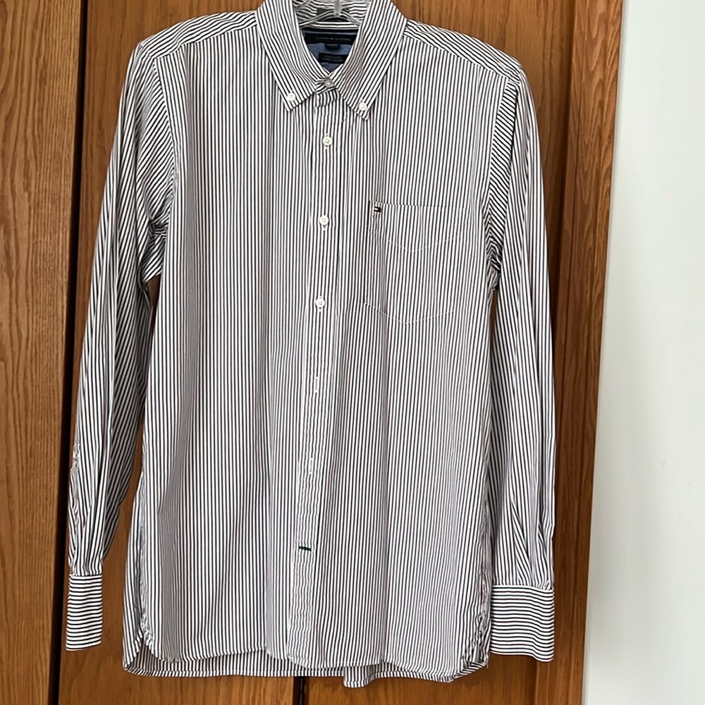 NWOT Tommy Hilfiger Striped Shirt. Size M